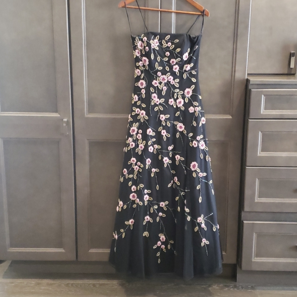 Strapless Lillie Ruben gown with shawl